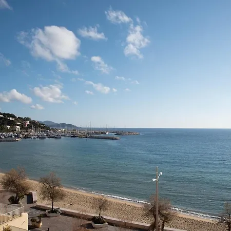 + Cabine, 4 Pers. Avec Clim Et Parking, - Fr-1-803-49 *