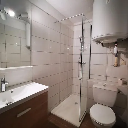 + Cabine, 4 Pers. Avec Clim Et Parking, *