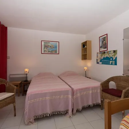 + Cabine, 4 Pers. Avec Clim Et Parking, *