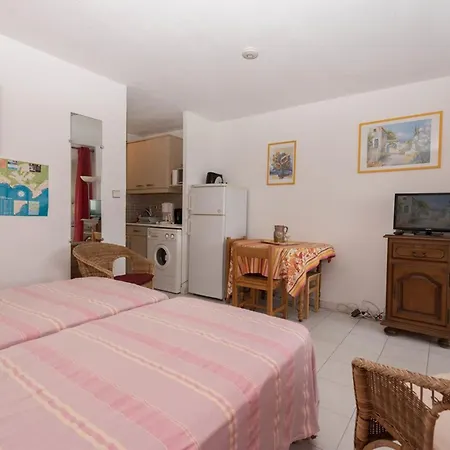 + Cabine, 4 Pers. Avec Clim Et Parking, - Fr-1-803-49 Апартаменти *