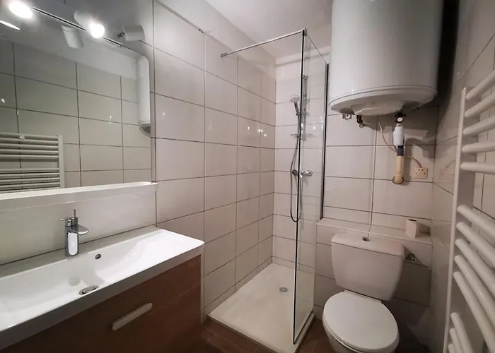 + Cabine, 4 Pers. Avec Clim Et Parking, - Fr-1-803-49 *